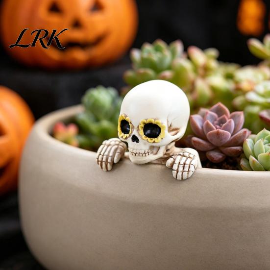 Funny Skull Garden Statues Skeleton Flower Pot Hugger, Resin Planter Statue with Eyes, Mini Creative Yard Art Flowerpot Ornament for Halloween