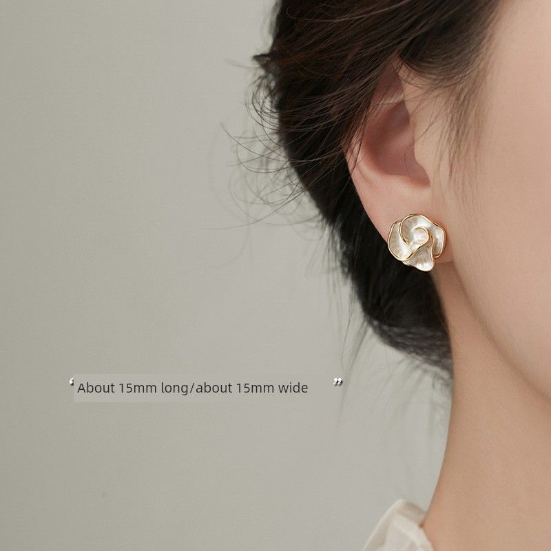 

Xiangnan Silver Stud Earrings Best Selling Niche Style Female Camellia 999 silver needle Camellia earrings (two price)