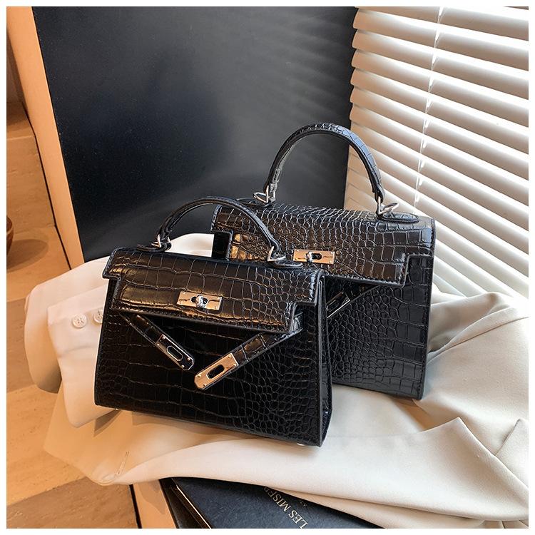 

Женская новая универсальная сумка через плечо, повседневная сумка-мессенджер Small чёрный