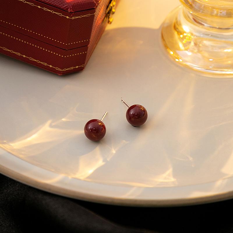 

Серьги-гвоздики геометрической формы, круглые, с красным искусственным жемчугом Серебряная игла - Легкая роскошь, Высокий класс для женщин