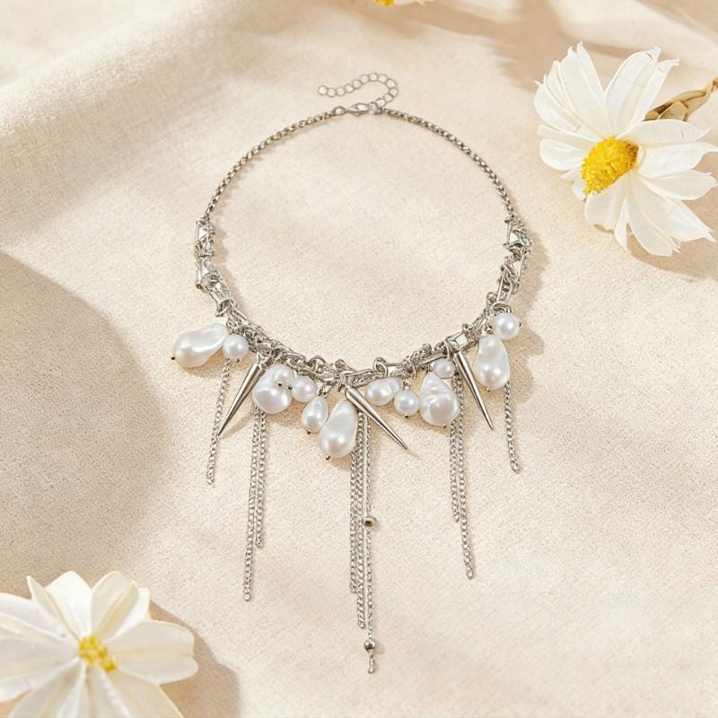 Adjustable Pearls Tassels Necklace for Women Fashion Lightweight Jewelry with Tapered Design for Various Occasions