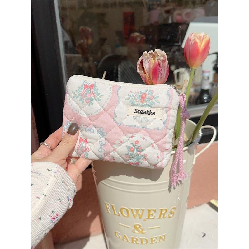 Small fresh floral quilted cotton change bag cute mini portable travel port red envelope storage card bag