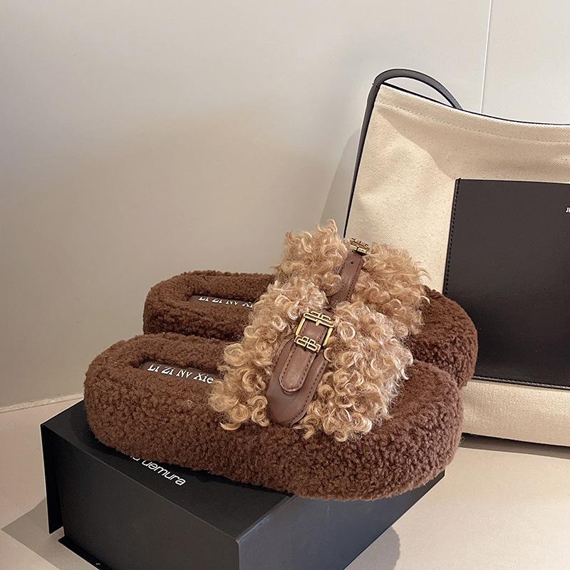 Curly hair thick-soled fluffy slippers women's shoes 2025 autumn and winter outer wear Korean version of high-end belt buckle one-word cotton slippers