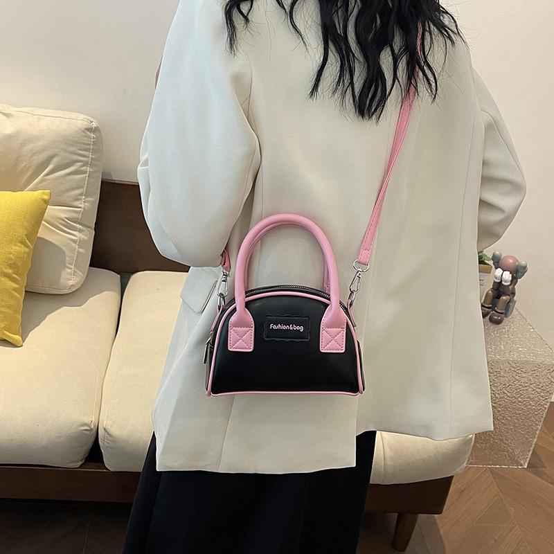 Trendy Women s Shoulder Bag 2024 Spring/summer Commuter Versatile Small Square Bag With Urban Minimalist Style чёрный