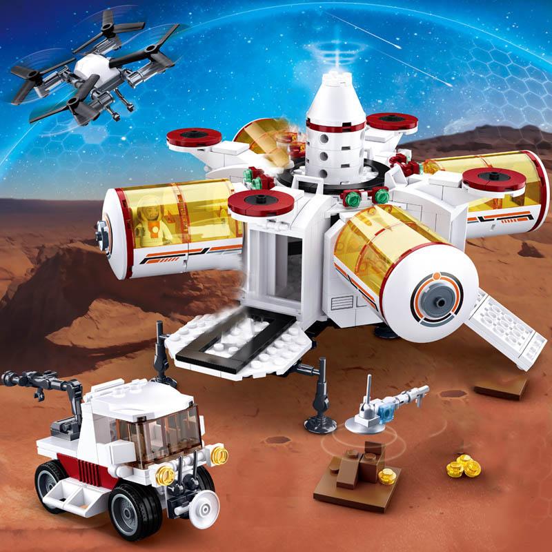 Space Shuttle Launch Center Lunar Lander Model Building Blocks Spaceship Spaceport Figure Rocket Bricks Construction Toys