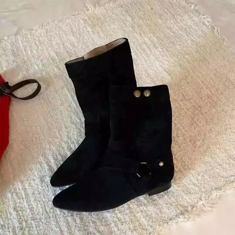 

Korean version suede niche pointed buckle flat short boots women s autumn and winter versatile thin boots western cowboy boots Martin boots 40 чёрный