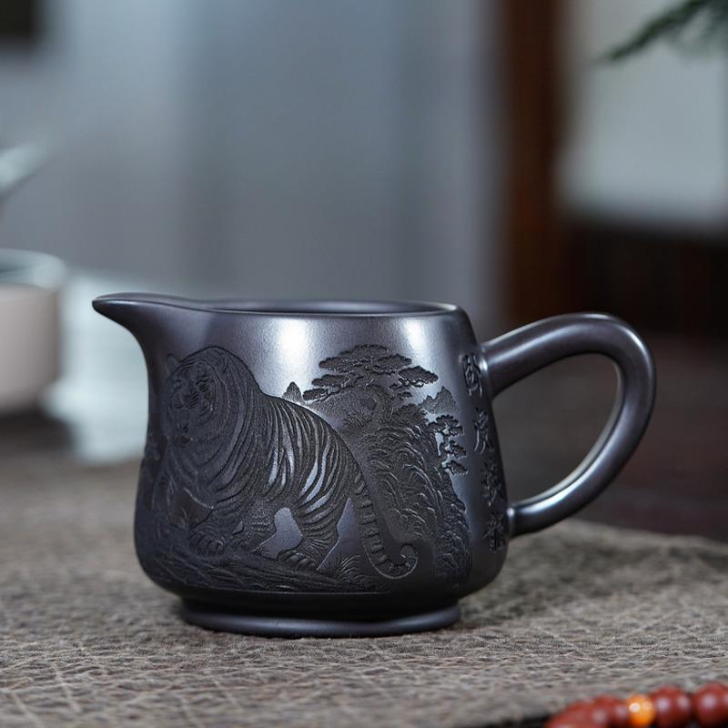 280ml Yixing Zisha Lying Tiger Hidden Dragon Tea Pitcher Tea Divider Cha Hai Dispenser Justice Cup Fair Mug Tableware Supplies