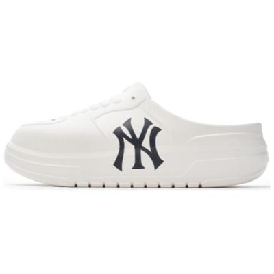 Încălțăminte unisex – Adidaşi