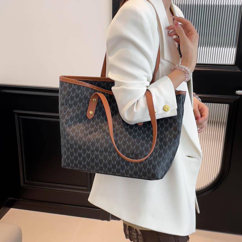 Large Capacity Bag Women's Commuter Personalized Tote Bag 2025 New Retro Printing Trend Shoulder Bag Texture Women's Bag
