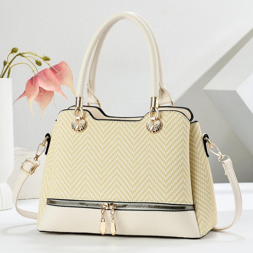 Classic Tote Bag For Women With Pu Material And Metal Accents For Daily Use