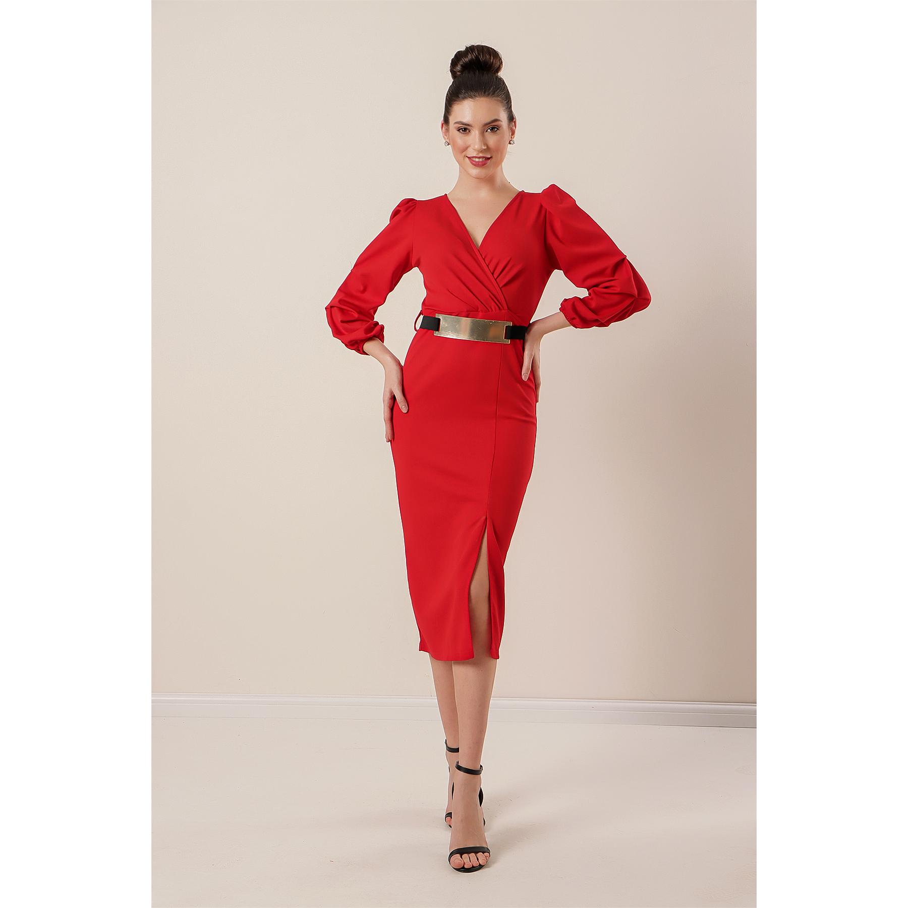 

Трикотажное платье из крепа со складками и разрезом на талии