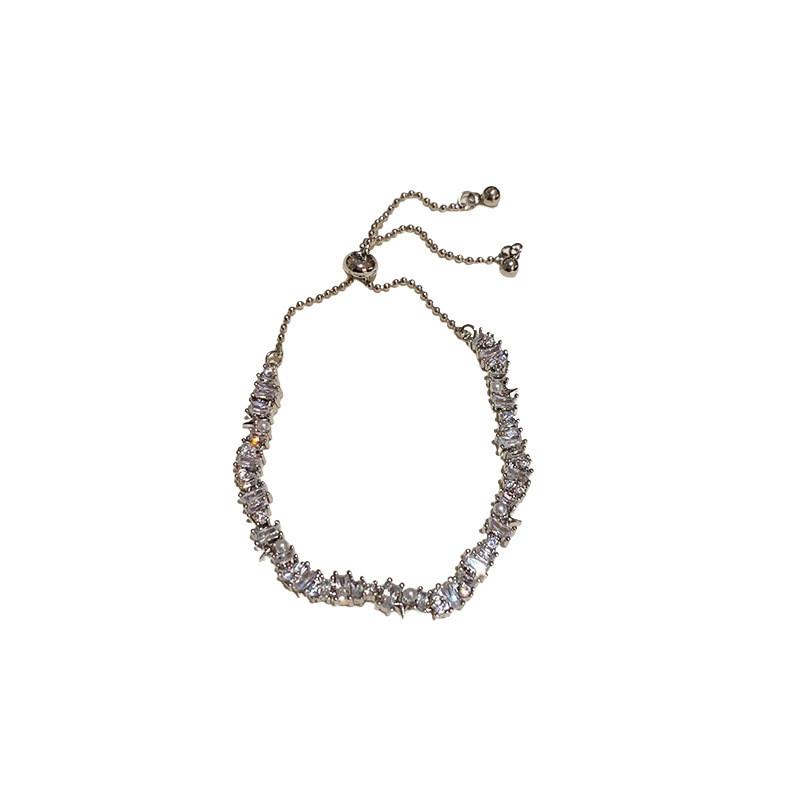 

Modern Pearl And Zirconia Bracelet For Women With Irregular Shape And Elegant Style