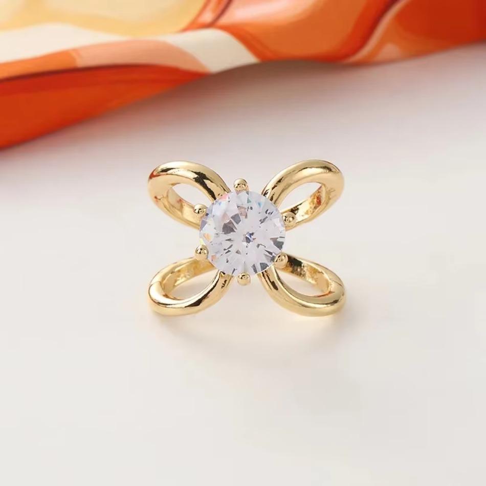 Multifunksjonell High-end Liten Skjerfspenne Stort Merke Skjerf Skjorte Båndspenne Enkelt Diamant Vindjakke Kåpe Hjørnespenne