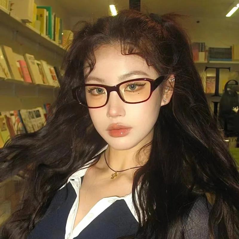 Women Retro Red Square Glasses Frame Glasses Optical Eyewear Decorative Computer Anti-Blue Eyeglasses With Seaside Driving