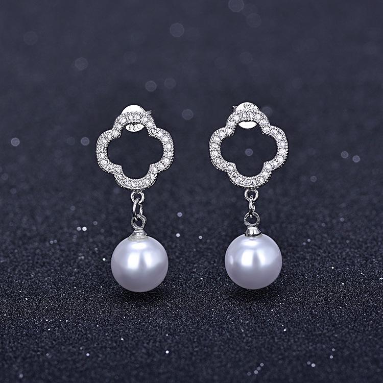 Qiaolanxuan Korean-Style Silver Four-Leaf Clover Pearl Earrings for Women, European and American Fashion