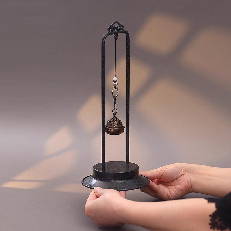 

Creative Alloy Small Lotus Hanging Stove, Zen Ceremony Incense Burner, Home Indoor Chinese Style Retro Aromatherapy Furnace, 1Pc