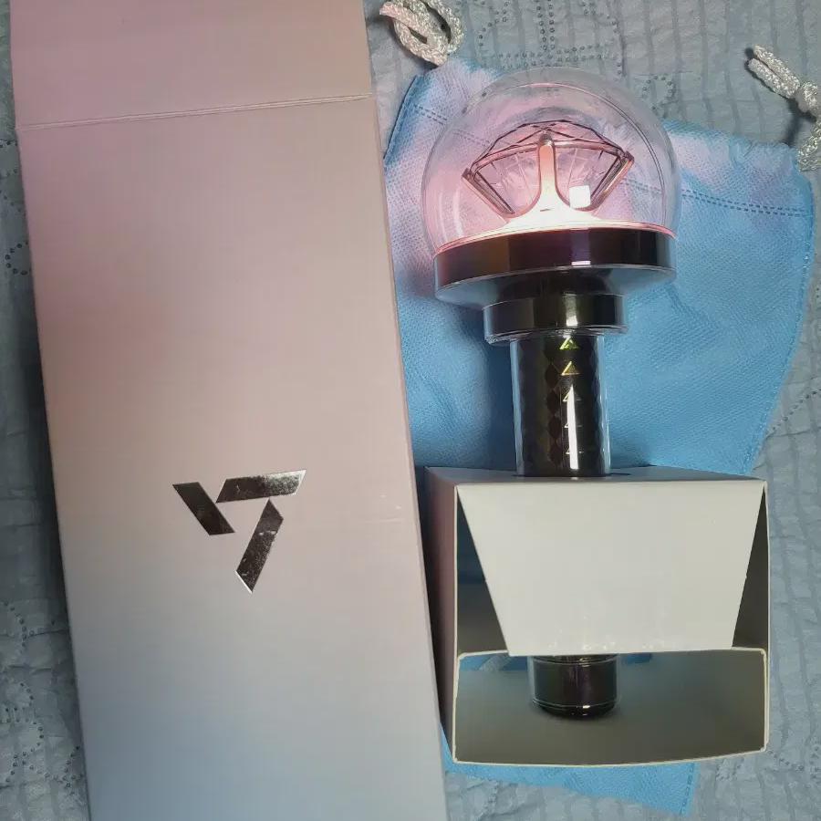 

Seventeen Dung Paris Bong Ng Yun Bong Is On Sale. Full Configuration