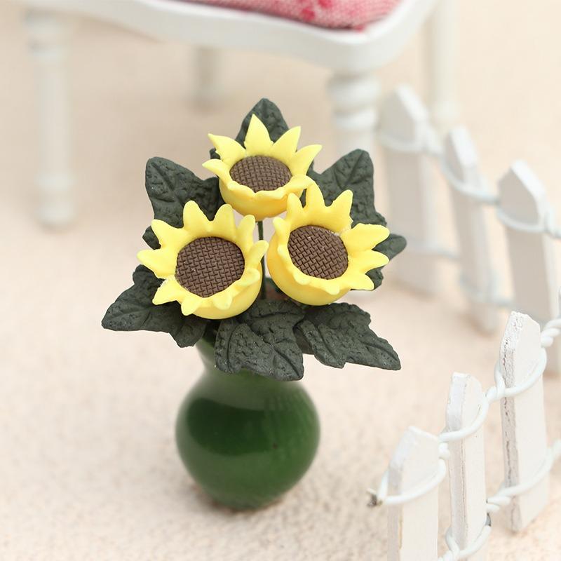 1: 12 Mini Furniture Flower Ornaments Vase Handmade Resin Sunflower Flower Pot Bonsai Model Micro Landscape Ornaments