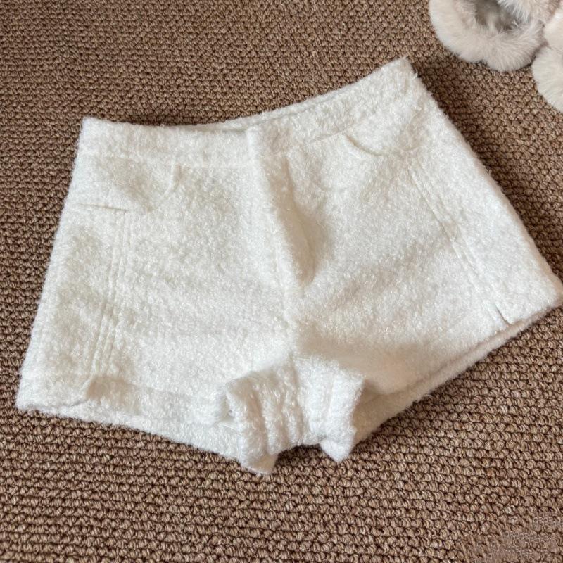 

Women s Slimming High-Waisted Woolen Shorts - Autumn/Winter 2025 Hip-Hugging Hot Girl Commuter Style Extra Small белый