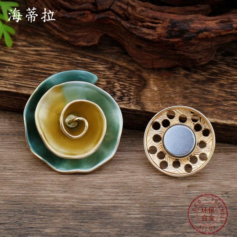 New enamel spiral flower magnetic corsage women's autumn and winter fashion versatile magnetic brooch