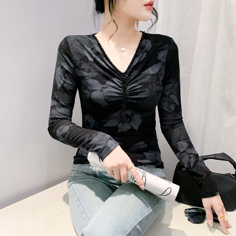 Beaded Pleated Base Shirt for Women Long-sleeved Winter V-neck Printed Top Slim Fit Mesh T-shirt