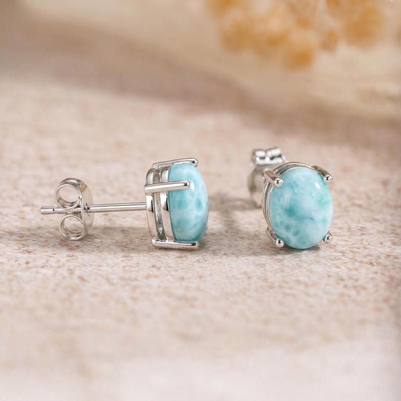 Boucles d'oreilles Clous Ovales en Argent Sterling 925 Massif avec Pierre de Larimar Boucles d'oreilles Clous pour Femmes Faits à la Main par un Designer