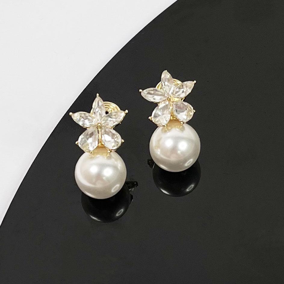 Pearl Mosquito Coil Disc Ear Clips: No-Pierce, Elegant French-Style Earrings for Women