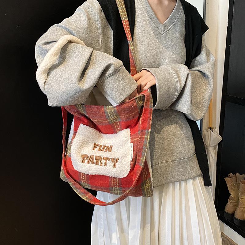 Retro plaid lamb wool splicing bag autumn and winter portable messenger bag large capacity tote bag student double-sided shoulder bag