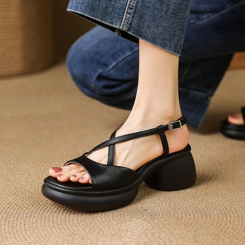Summer casual Roman sandals solid color women's platform sandals soft sole round head women's shoes new large size shoes polyurethane