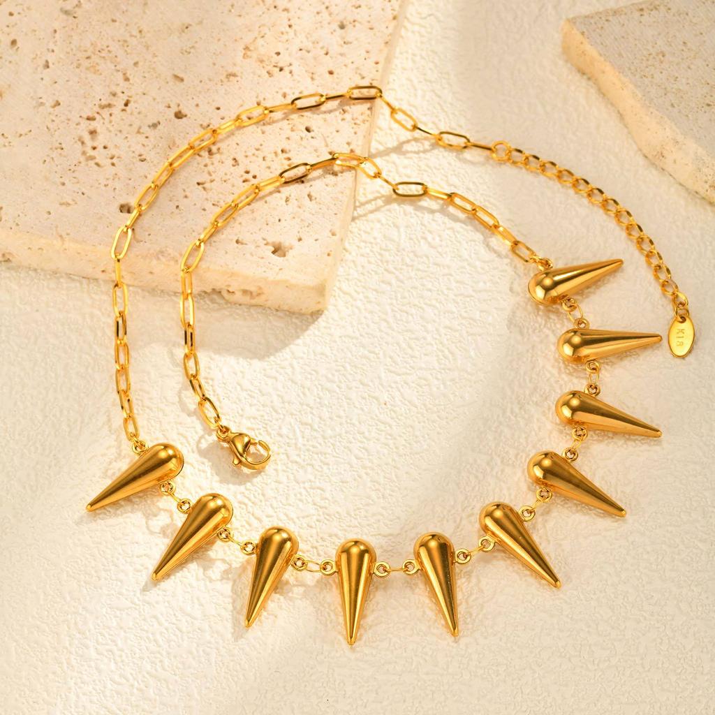 Sweet And Cool Exaggerated Stainless Steel Small Square Chain Cone Rivet Necklace, Women'S Personalized Accessories Nc-2512