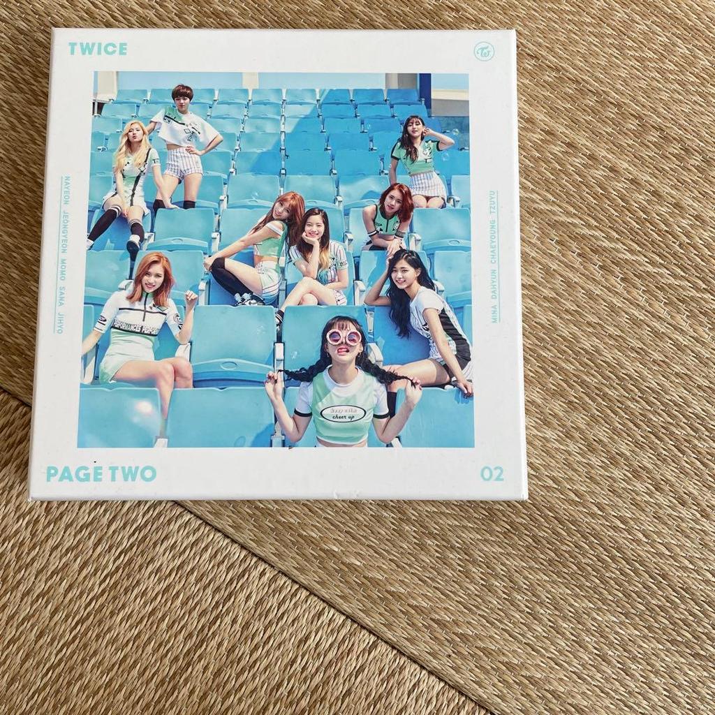[GEBRAUCHT] TWICE CDs und Bücher