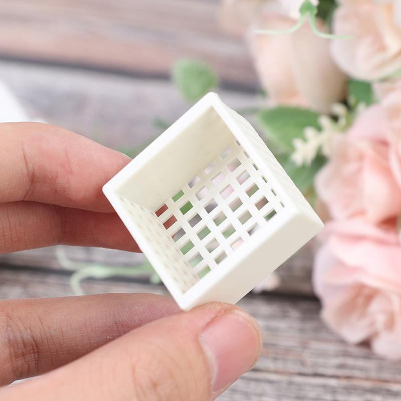 3Pcs 1/12 Dollhouse Miniature Plastic Frame Hand-Woven Storage Basket Decoration