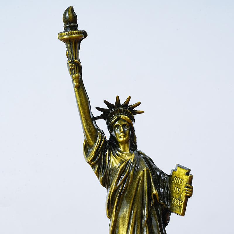 Statue of Liberty Metal Ornament: American Living Room Decor, Desktop Christmas Gift