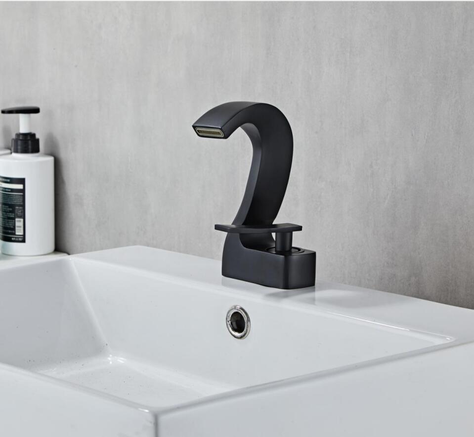 New Sink Faucet Bathroom Hot and Cold Gold Single Lever Basin Water Mixer Tap Bathroom Brass White Gold Mixer