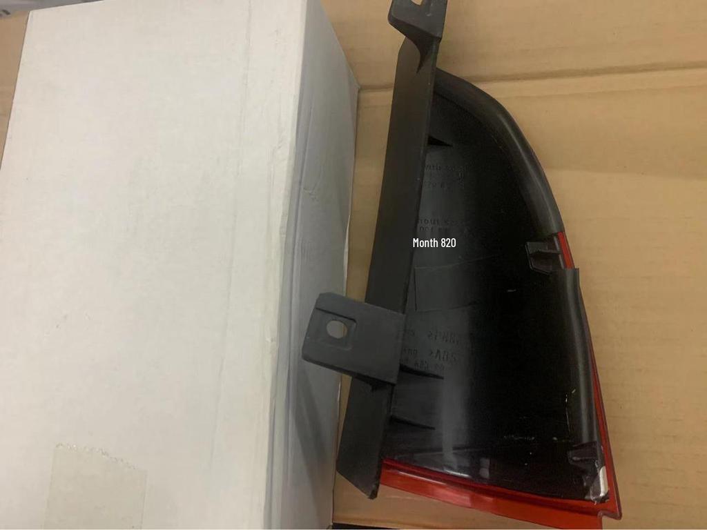Upper Rear Taillight Triangle Decoration for Fujian Benz Viano Vito (Part 6398200564/0664)