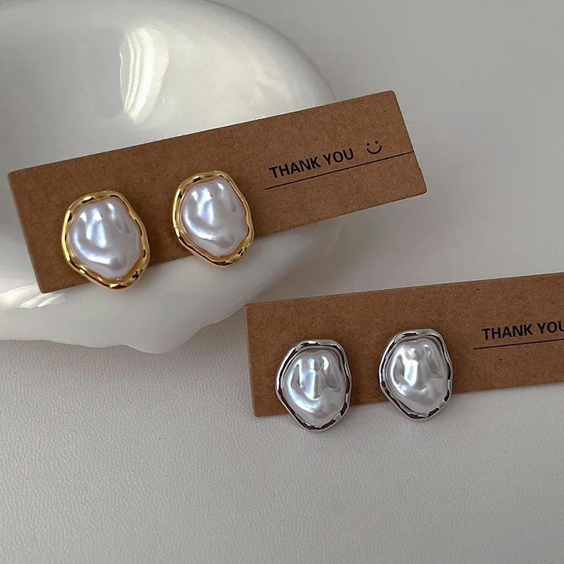 Brincos de pérolas de metal redondos irregulares geométricos para mulheres 2024 brincos de personalidade de estilo minimalista joias da moda presente