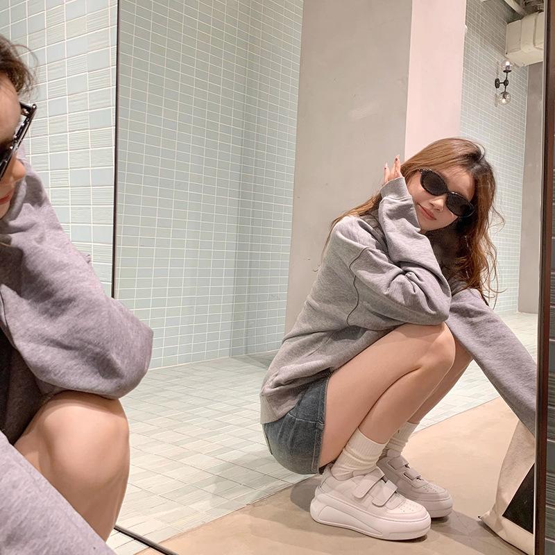 Grape mother, the same thick-soled small man increases height Velcro board shoes, genuine leather little white shoes, women's sports shoes 2024 explo