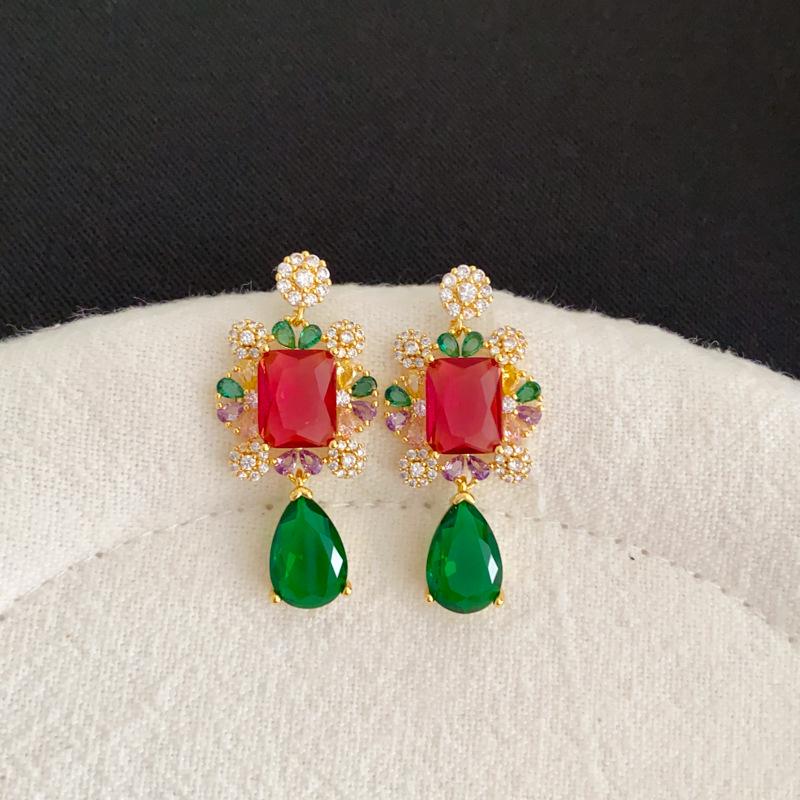 French Court Style Silver Needle Zircon Water Drop Earrings: Elegant Geometric Fashion Ear Ornaments