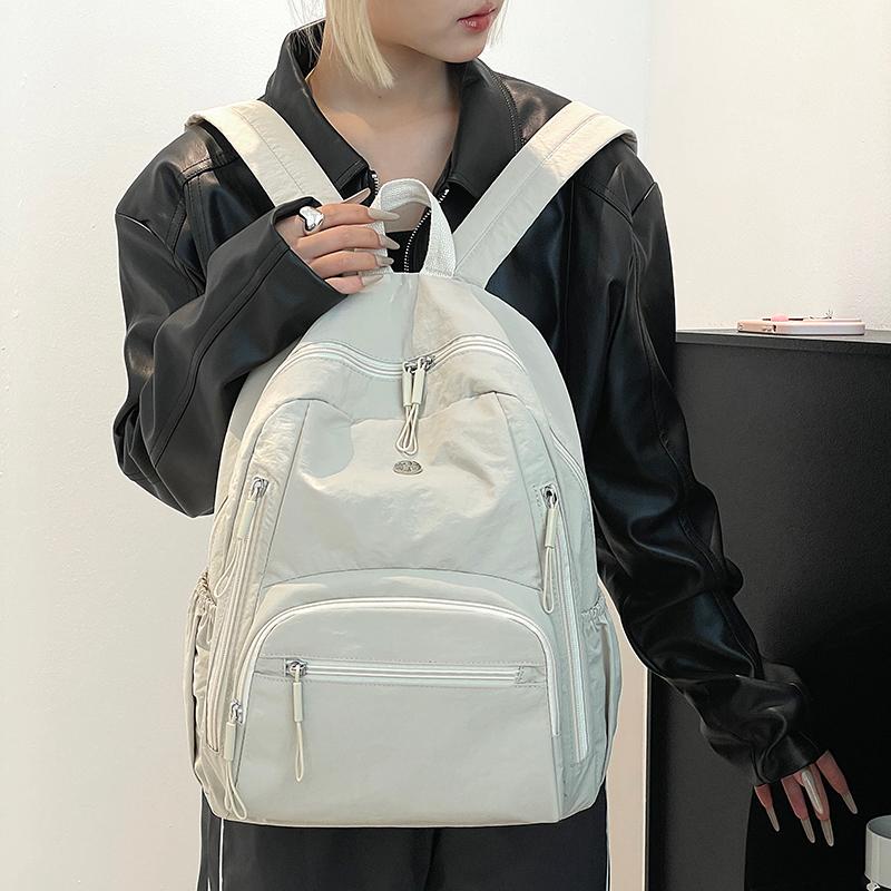 Leichter, wasserdichter Nylon-Rucksack Pendlerrucksack mit großer Kapazität für Damen