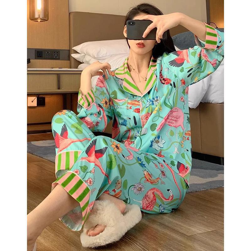 Pajamas for Women In Spring and Summer Long Sleeved Flower and Bird Patterns Luxurious Sexy Comfortable Home Decor