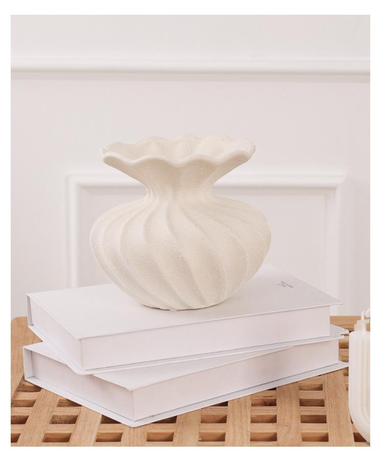 High-End Französische Keramikvase für minimalistische Wohnzimmer – Kunstvolles Trocken- und Hydrokultur-Blumenarrangement