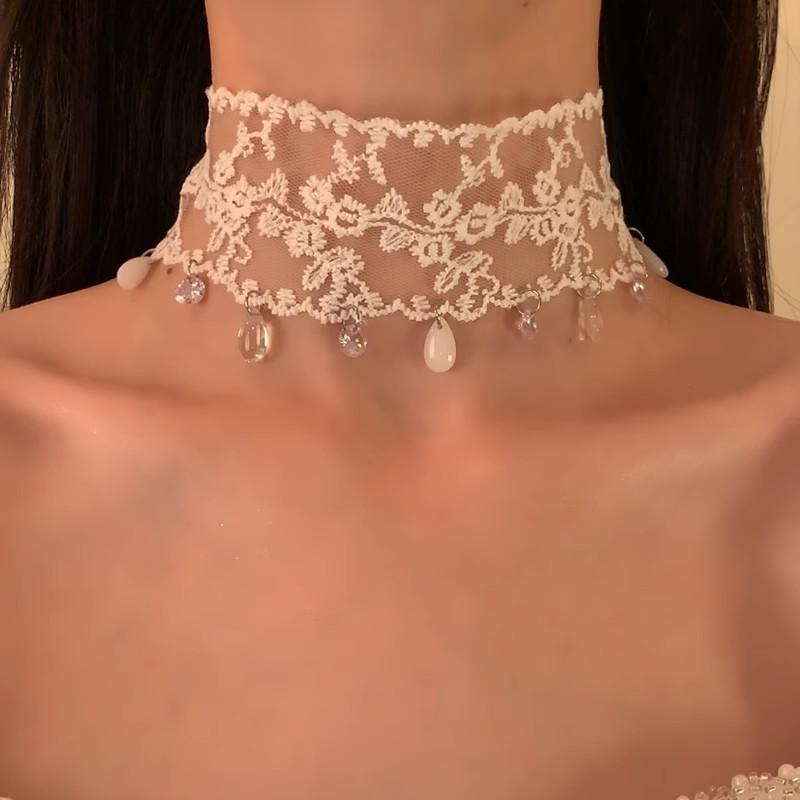 2025 Fashion Delicate Lace Choker Necklace for Girls Subtle Seductive Aura Collarbone Chain Curated Hot Girl Elegant Choker