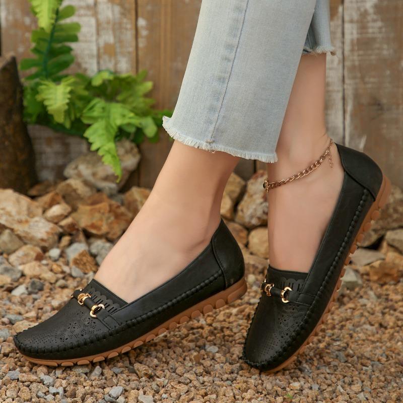 Fashion Plus Size 2025 Hot Sale Women's Bean Flats Outdoor Metal Decoration Soft Bottom Slip on Flats Breathable Casual Walking Shoes