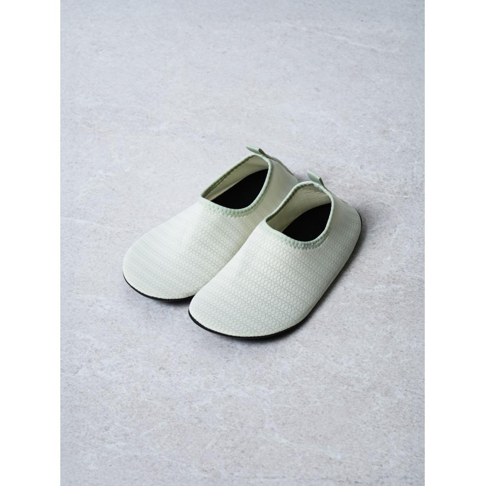 

Daiso Sock Shaped Mesh Aqua Shoes 225 To 235 Mm Cream