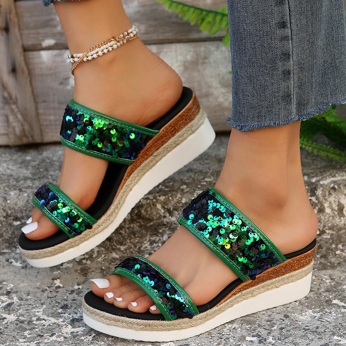 

Модные женские босоножки большого размера, новинка 2024 года, модные тапочки на танкетке с блестками, женские летние современные стильные туфли на платформе, размер плюс 43 43 зелёный