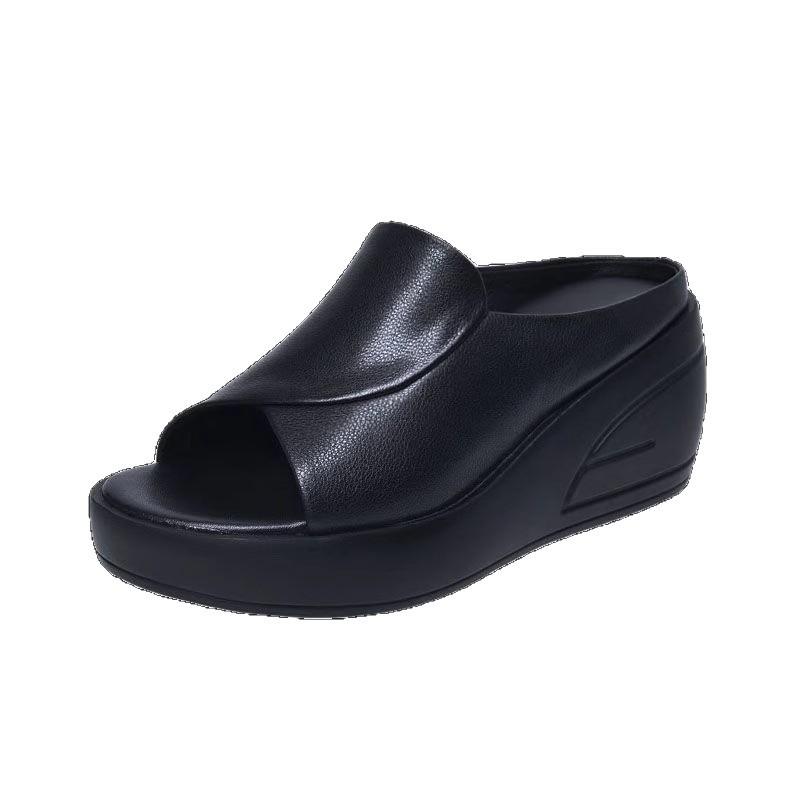 New Soft Leather Non-slip and Wear-resistant Mother Slippers Women's Summer 2025 Waterproof Platform Thick Bottom Fashion Outer Sandals