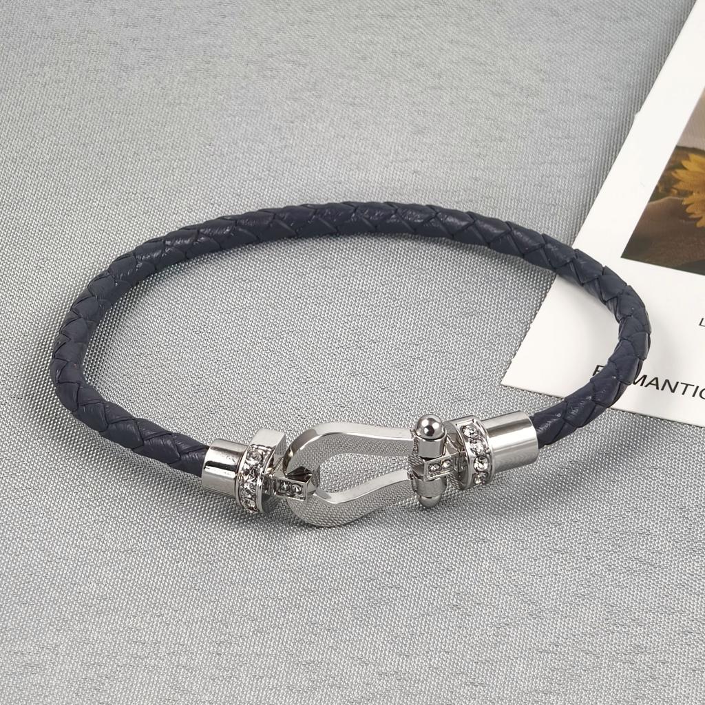 2026 Red Rope U-shaped Fred Micro-inlaid Half-brick Leather Rope Horse Buckle Hoof Non-fading Bracelet