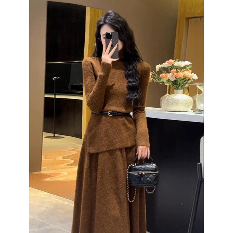 Chic Little Channel Style Knit Dress - Women's Autumn/Winter Set