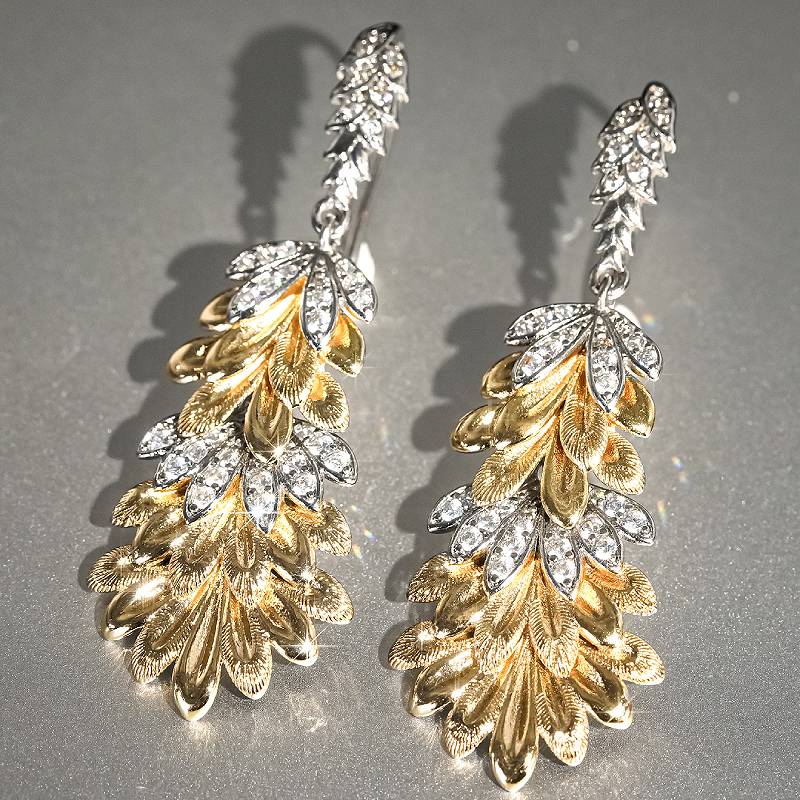 

Huitan Delicate Women Drop Earrings Aesthetic Leaf Design Party Wedding Gentle Accessories Two Tone Trendy Zircon with Shiny CZ