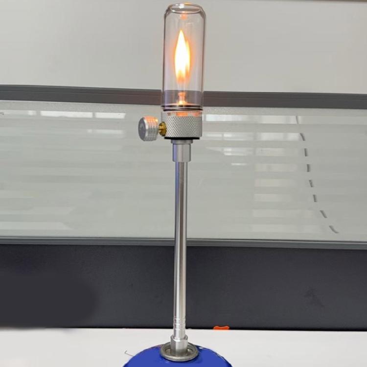 Aluminiowa lampa gazowa o wydłużonym czasie palenia, metaliczna faktura, dla entuzjastów biwakowania na odludziu i aktywności na świeżym powietrzu